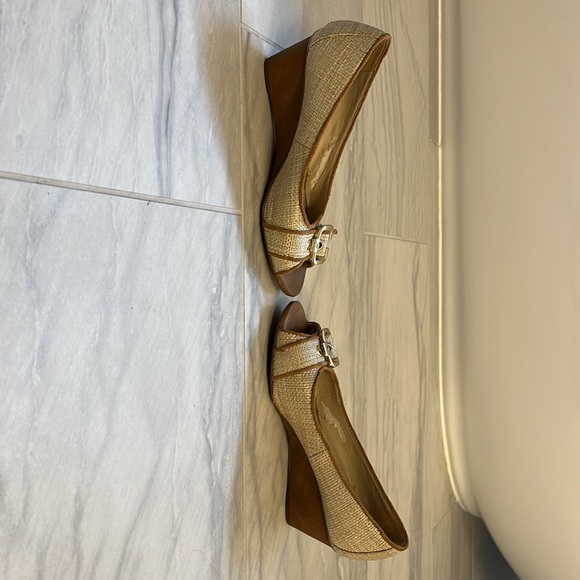 Naturalizer wedge open toe shoe size 6 - Picture 3 of 5